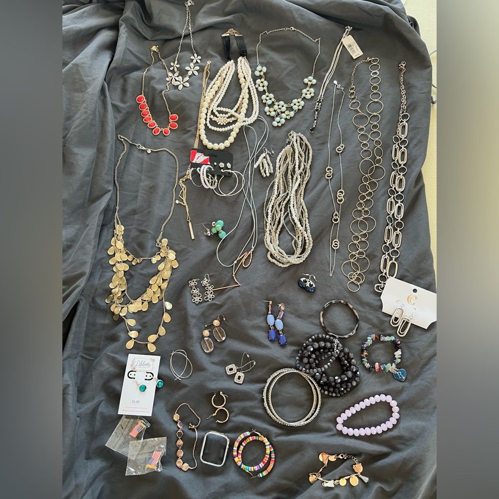 BULK LOT Costume Jewelry approx 30 pieces